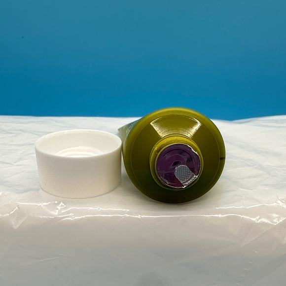 3/$15🌼 Skin&Co Green Tuscan Grape Body Scrub - Picture 3 of 3